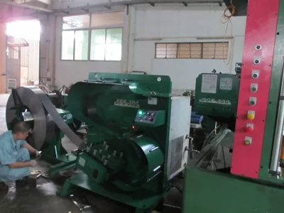 GCF Coil Feeder