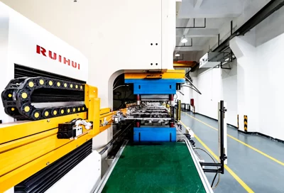 Difference Between Connecting Rod Type Manipulator Stamping Line and Independent Manipulator Stamping Line