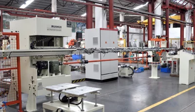 Línea de estampado de manipuladores tipo biela