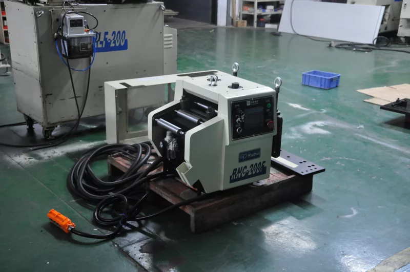 RNC-F Coil Feeder