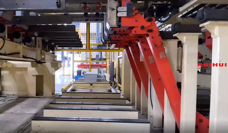 三次元机械手串联冲压生产线