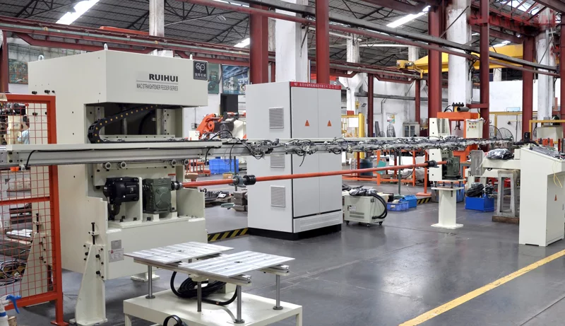 Línea de estampado de manipuladores tipo biela