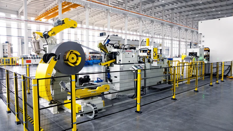 Uncoiling-Leveling-Feeding-Roll Forming Line